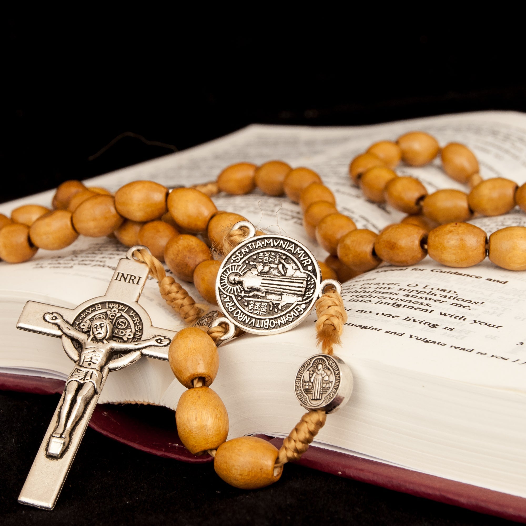 Oval Rosary Prayer Beads Christian Order of St. Benedict Crucifix Necklace 19"