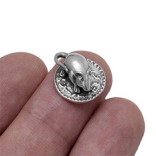 Wallet Mouse on a Coin
